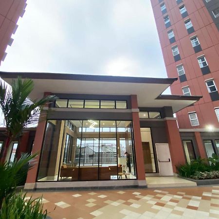 Shero Transpark Bekasi Hotel Exterior photo